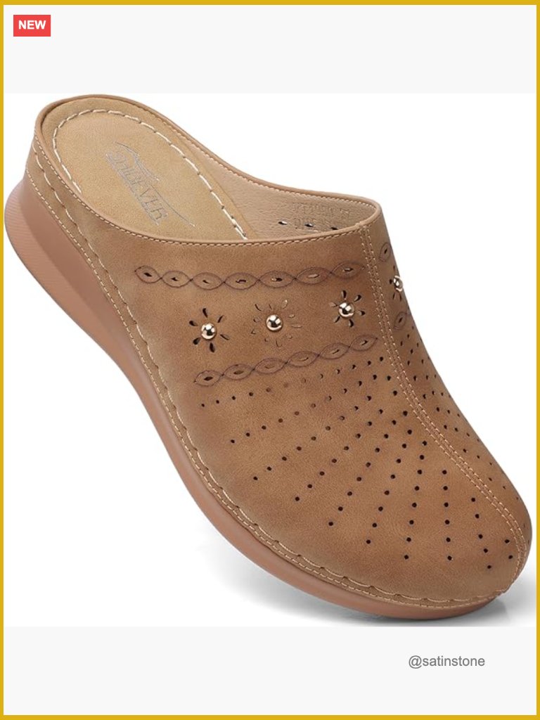 Comfortable Mules & Clogs - Slip-On Closed Toe Clogs For Women